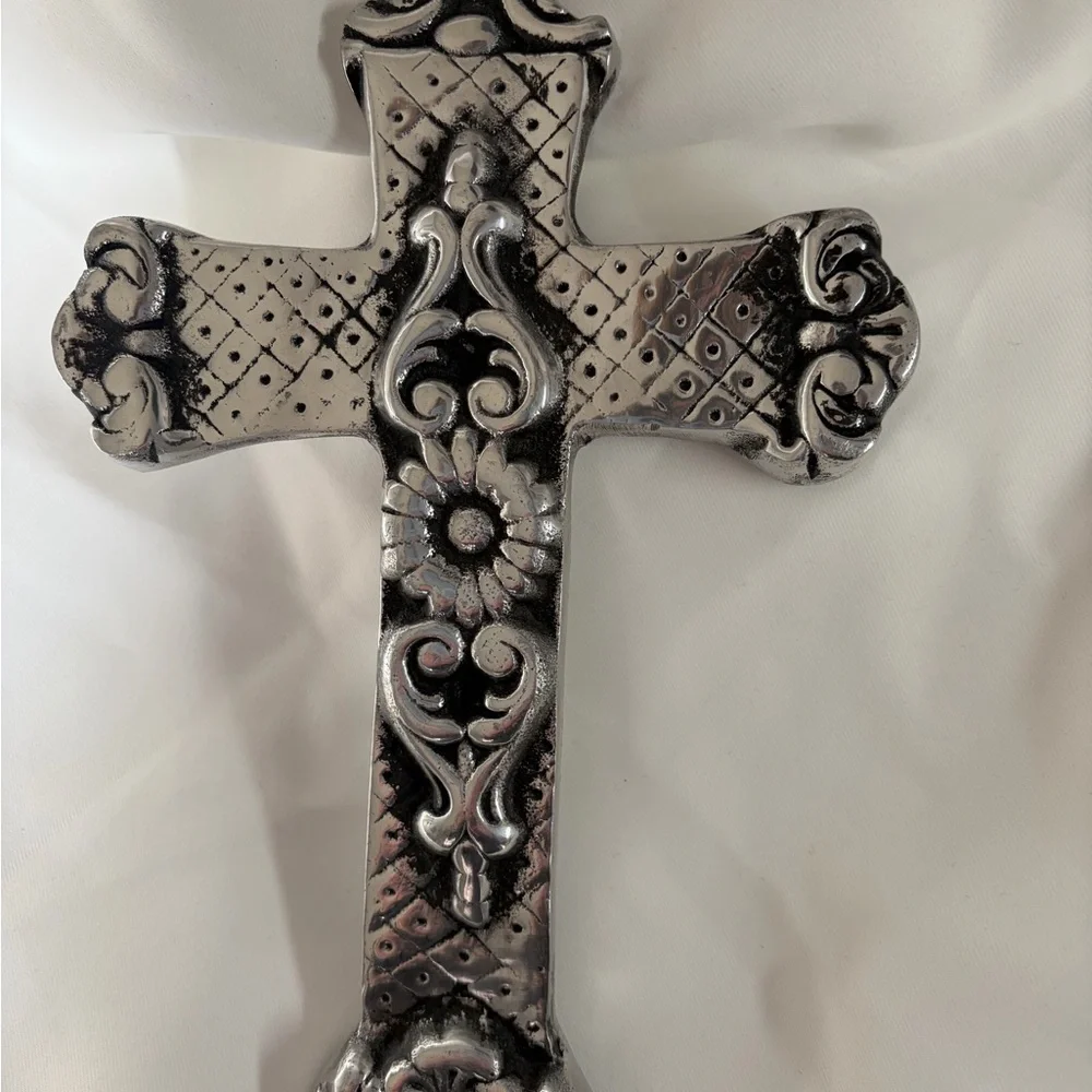 Vintage-Style Ornate Silver Cross Wall Decor | Floral & Scroll Design | Rustic